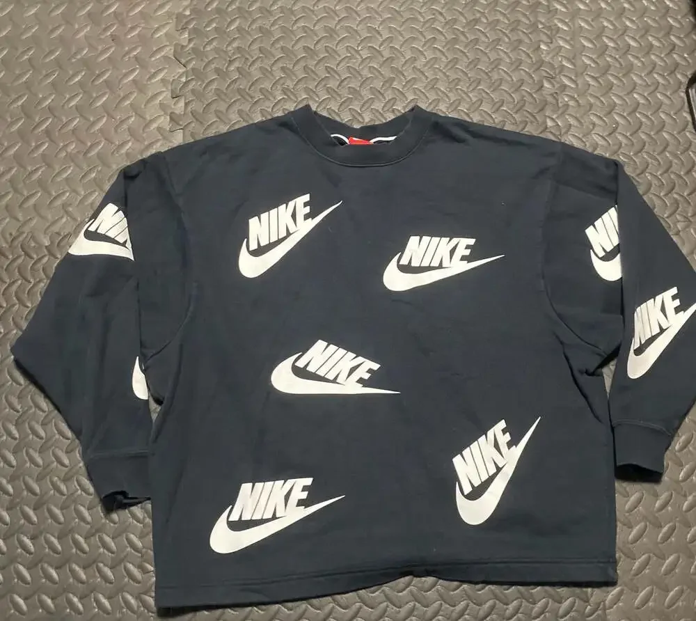 Nike W NSW Crew Futura Toss Sweatshirt, Black, Medium